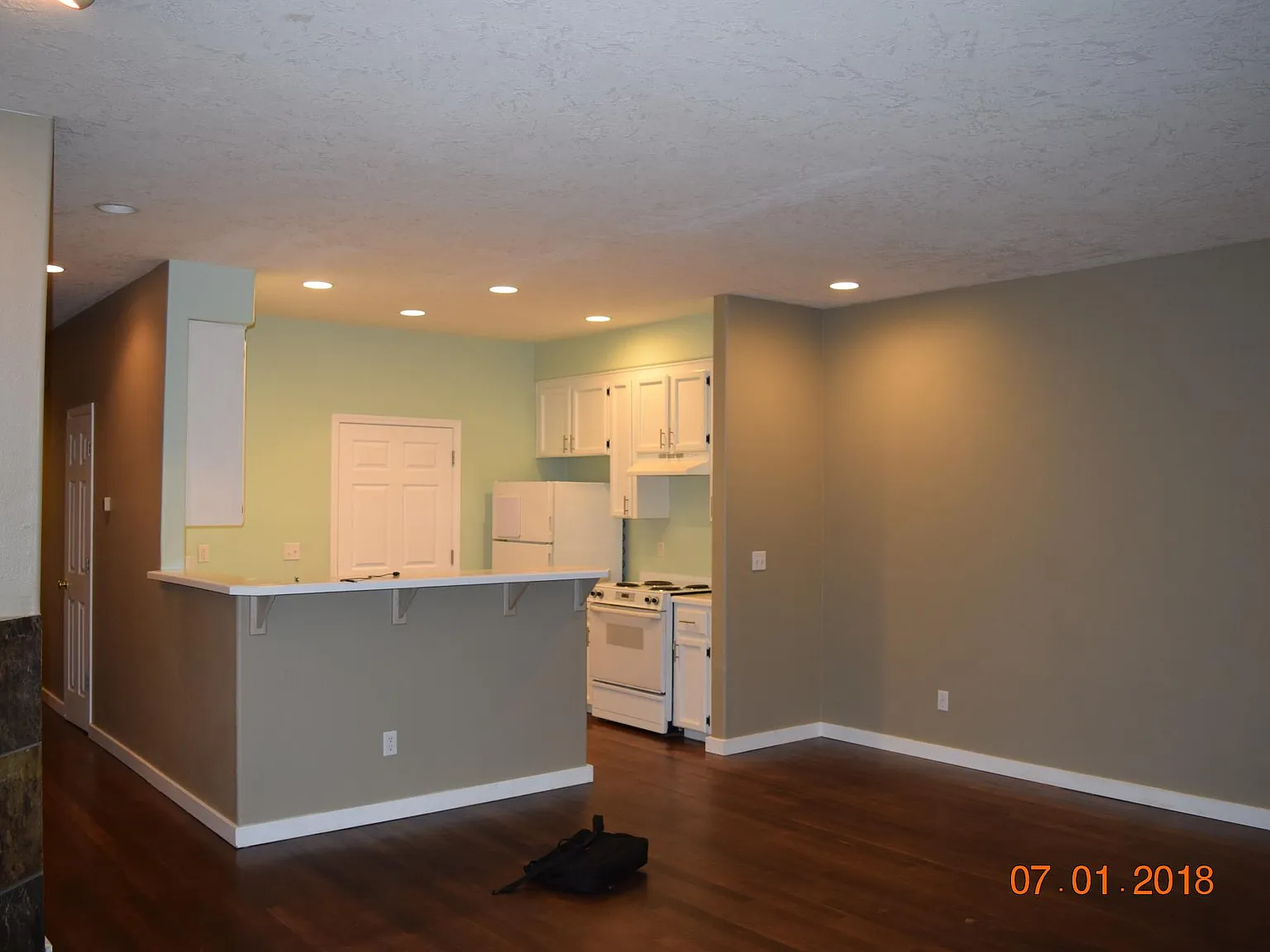 3 bed, 2.5 bath, 1445 sqft, $2,050 — Photo 4