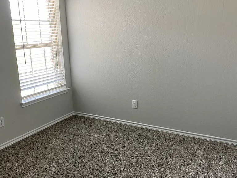 8226 Noble Crst — Photo 8