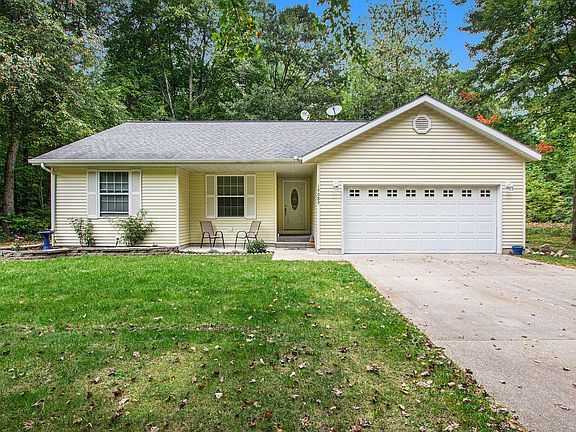 2nd image of 19080 Macdonald Ln