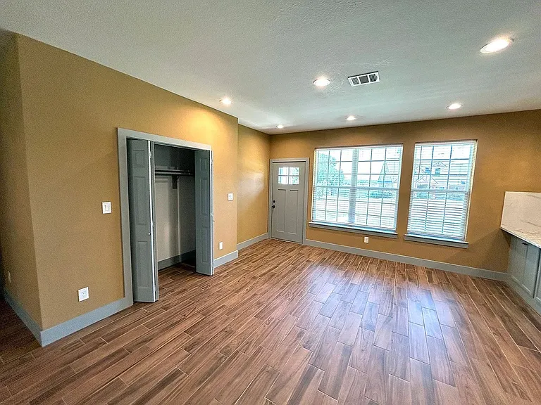 4534 N Shore Dr — Photo 33