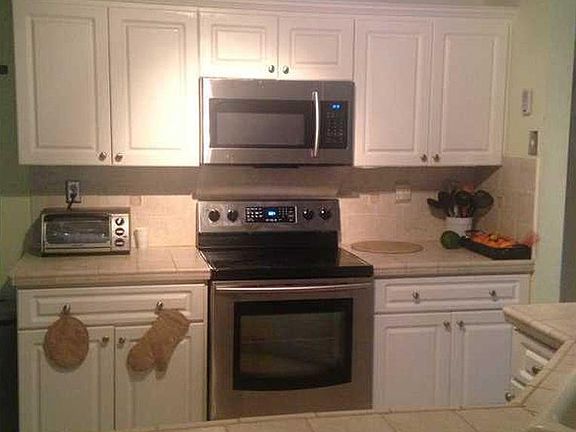 4th image of 9310 Dunhill Dr