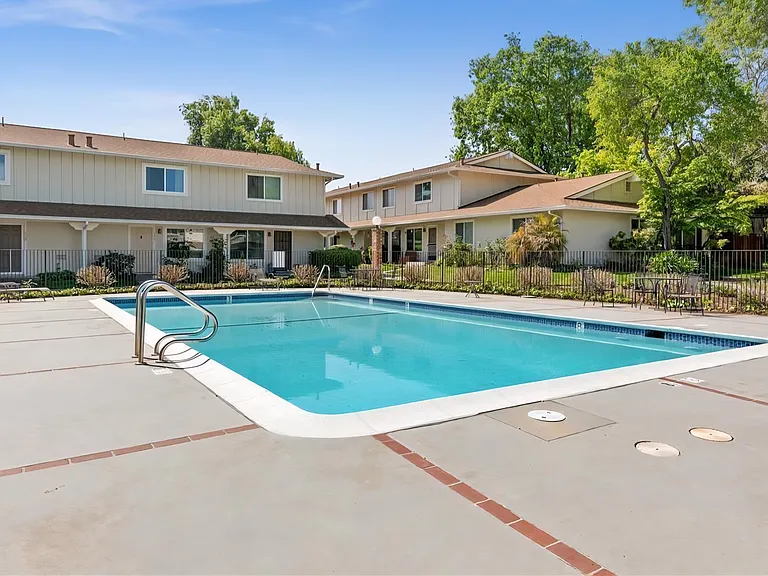 2535 Twin Creeks Dr — Photo 9