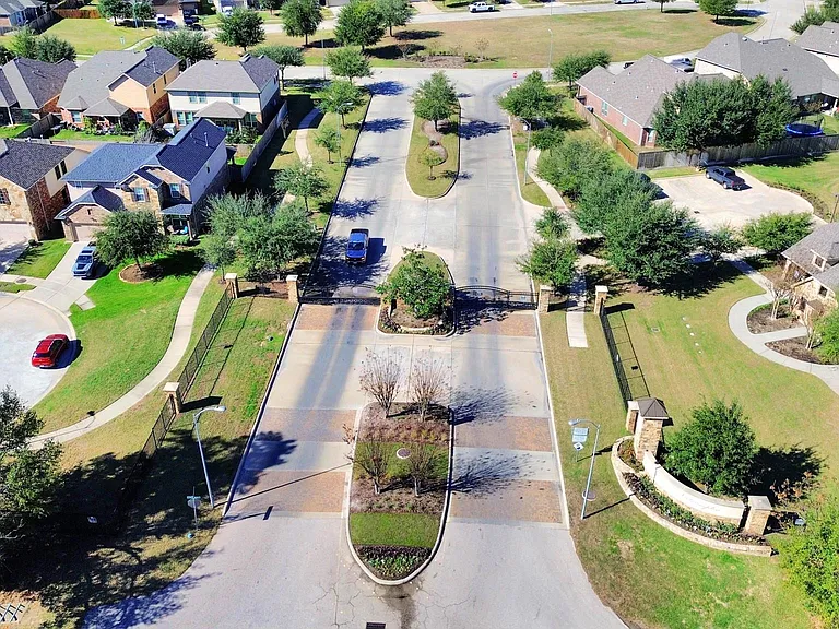 7502 Simpson Springs Ln — Photo 3