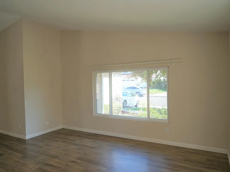 24427 Goldpoint Pl — Photo 4