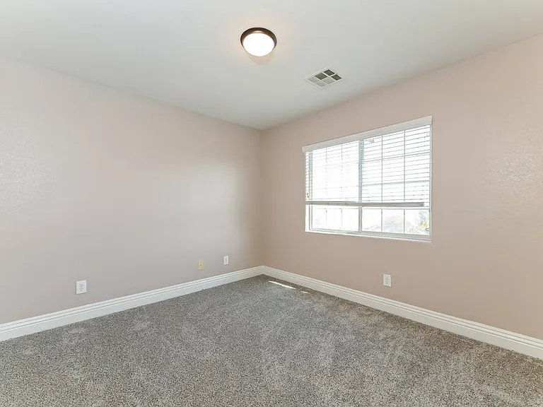 1748 Crow Creek Ave — Photo 13