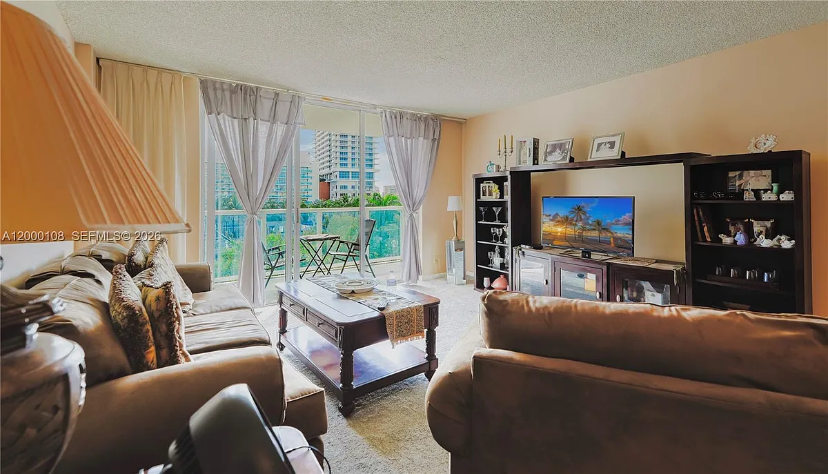 Building Photo - 3800 S Ocean Dr #409