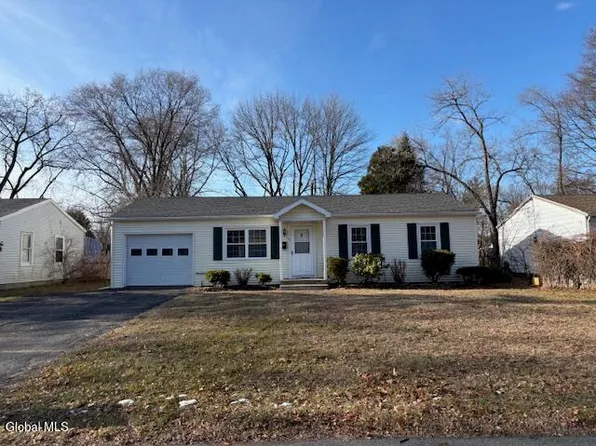 26 Mildred Lane, Latham, NY 12110