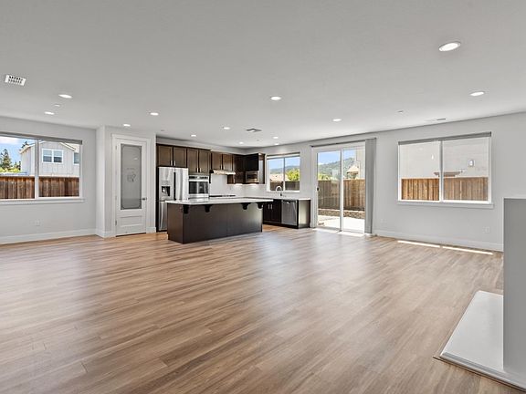 5th image of 277 Copperleaf Ln