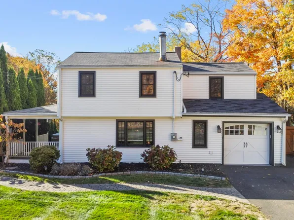 462 Village Street, North Branford, CT 06472