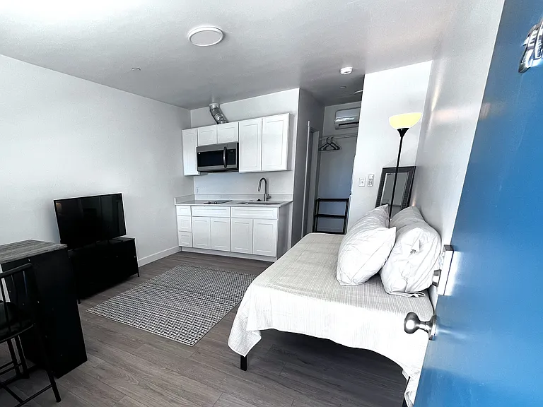 Western Hills Apartments — Photo 13