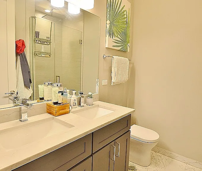 2226 W Warren 1st Fl #1ST FL — Photo 6