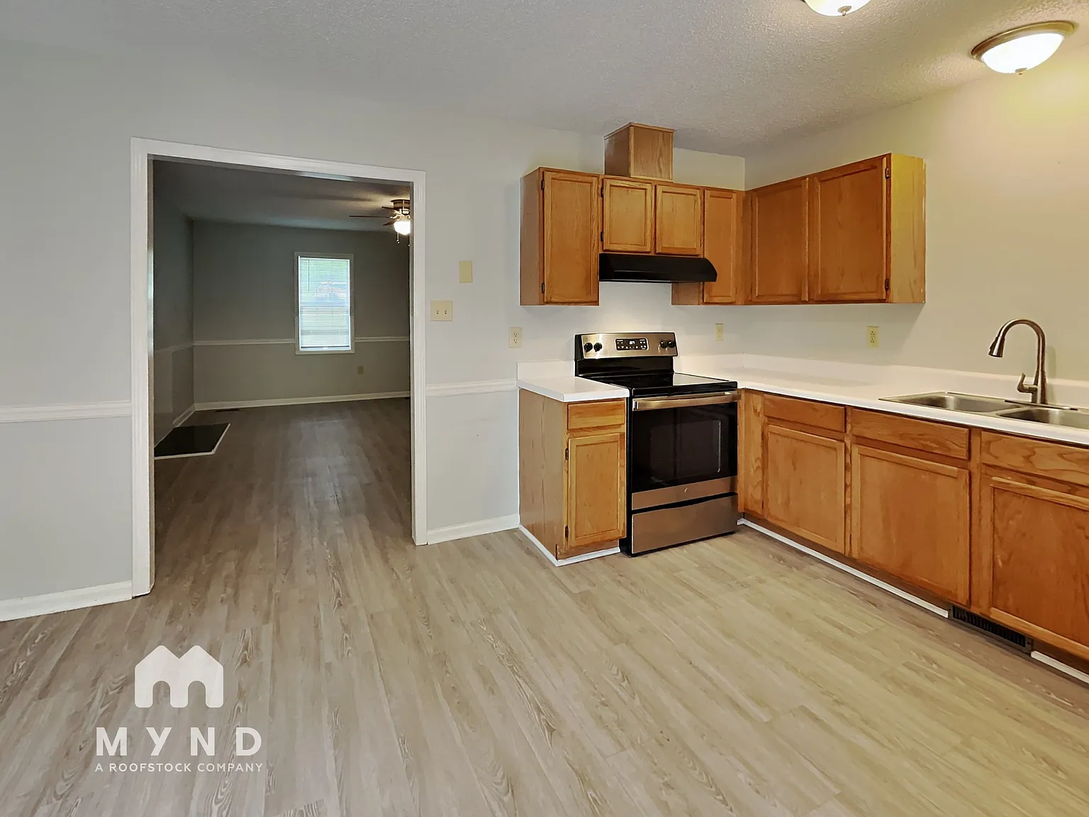 3 bed, 2.0 bath, 1161 sqft, $1,595 — Photo 4