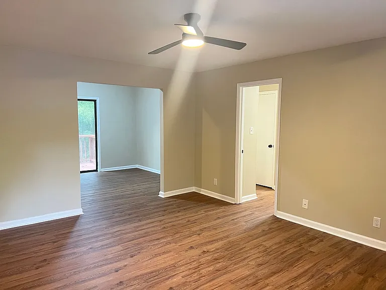 1199 Runnymede Ln — Photo 6