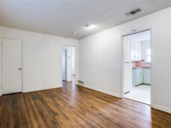 5th image of 1312 Paxton Ave