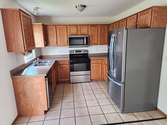 2nd image of 2625 E Park St
