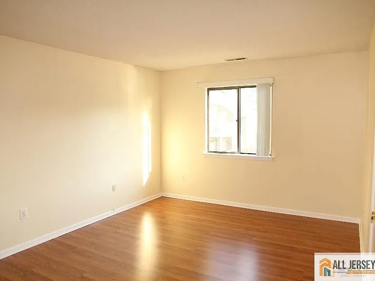 9006 Tamarron Dr — Photo 6
