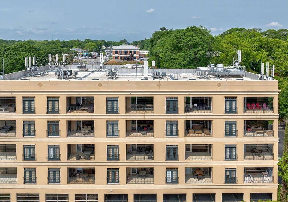 1st image of 494 Baxter St #22