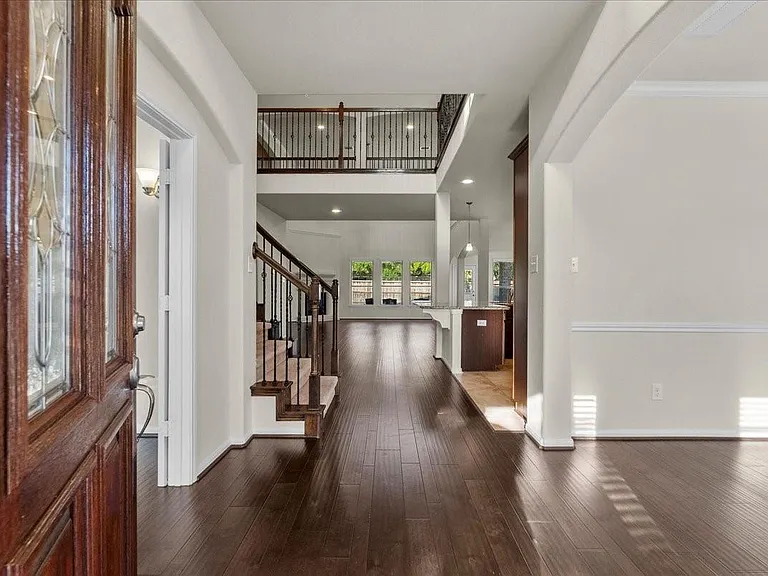 2246 Oakleaf Trail Ln — Photo 3