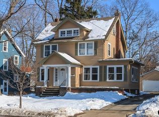 2479 S Taylor Rd, Cleveland Heights, OH 44118