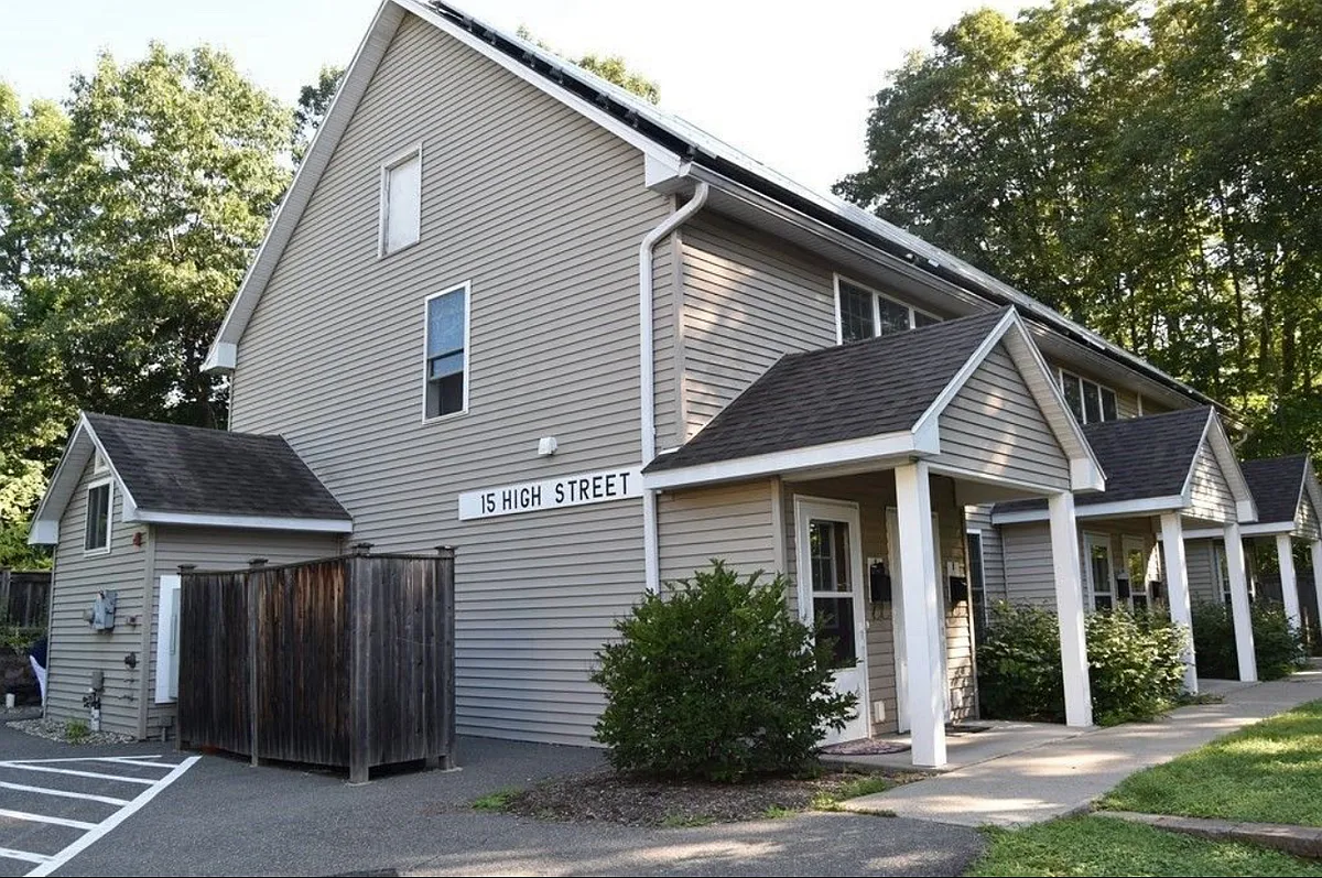 Building Photo - 15 High St #F