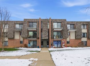 511 Forest Green Dr, Coraopolis, PA 15108