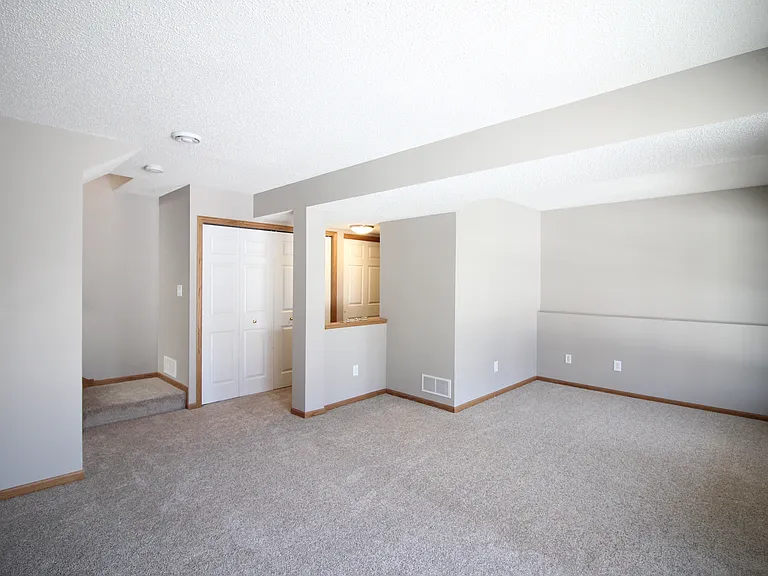 10651 Pond Curv — Photo 17