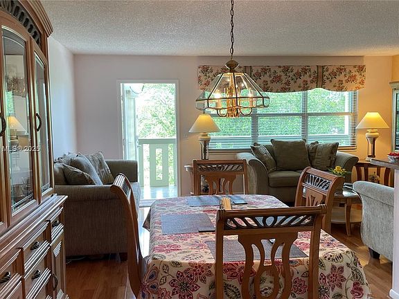 5th image of 3033 Berkshire E #3033-B