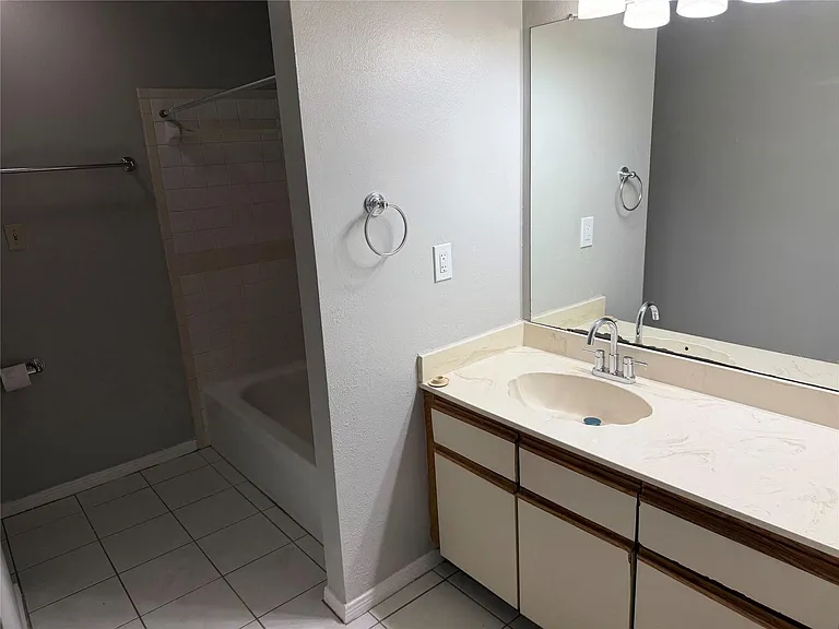 6107 Snug Harbor Blvd #L11 — Photo 11