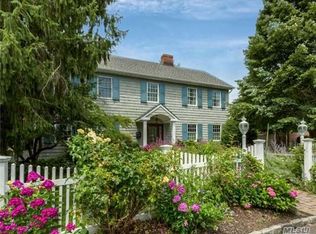 21 University Rd, Bayville, NY 11709