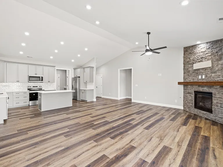 1038 Tamworth Ln — Photo 8