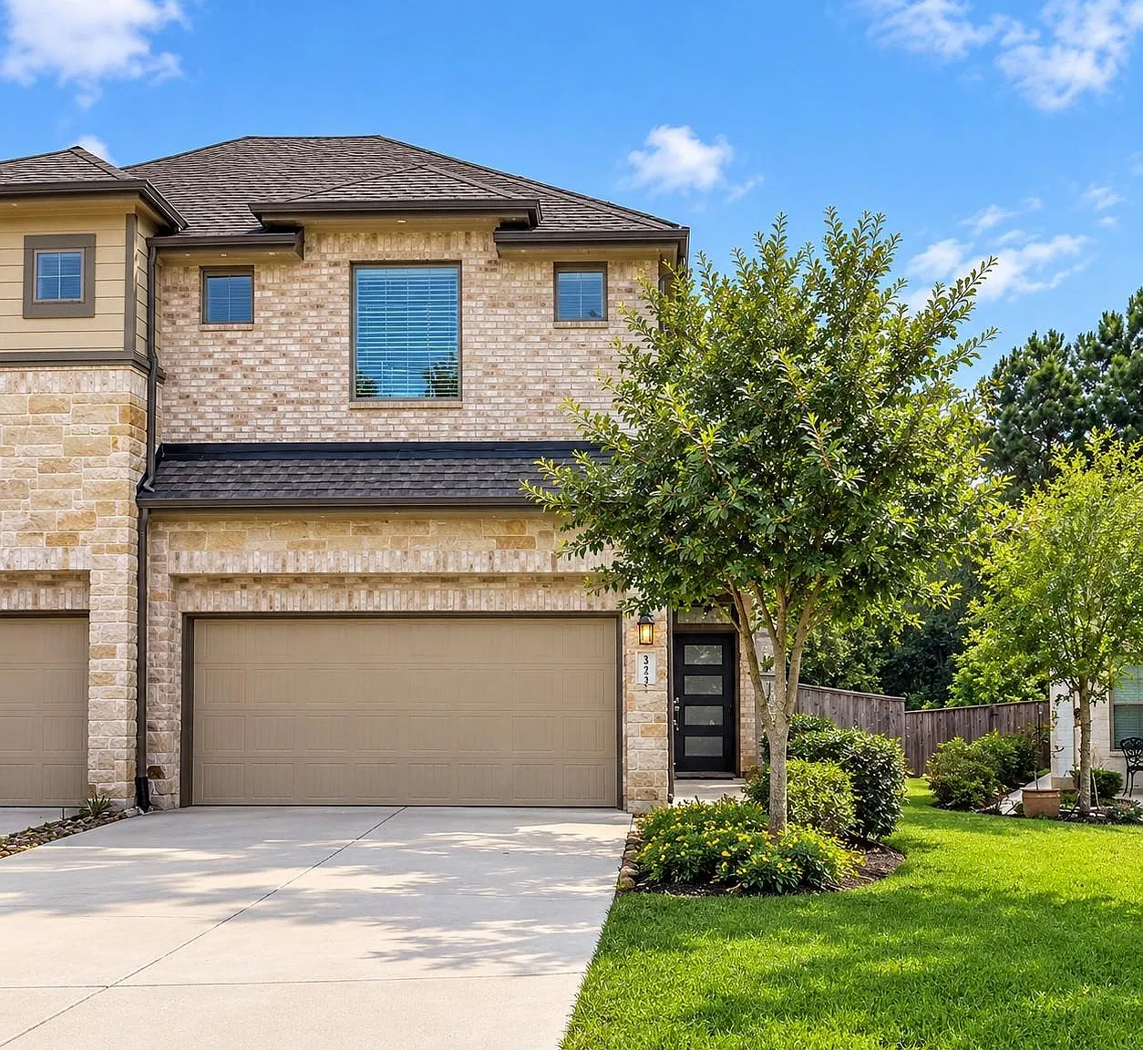 3 bed, 2.5 bath, 1809 sqft, $2,150 — Photo 1