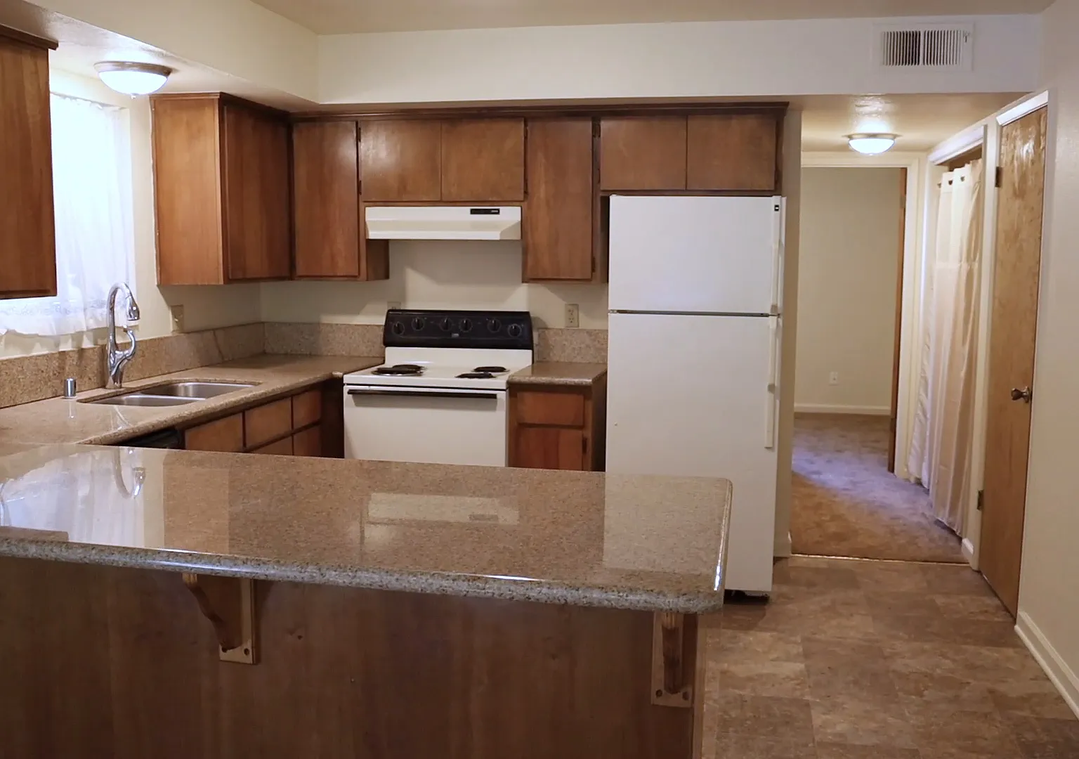 305 Ash Street - 5 — Photo 3