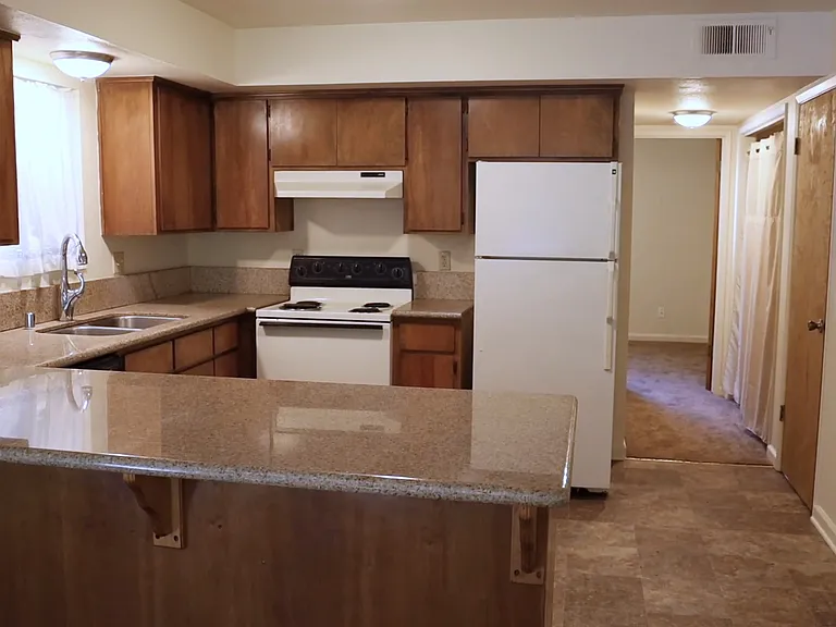 305 Ash St #7 — Photo 9