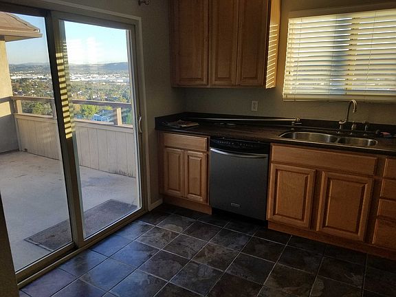 4th image of 192 Hillcrest Dr