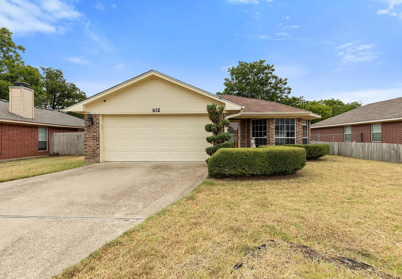 102 Applegrove Circle - 1 — Photo 1