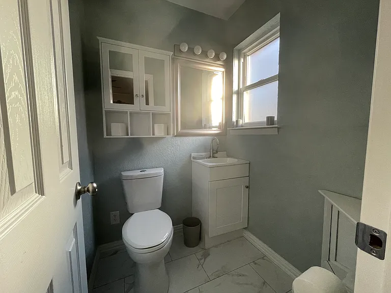 1715 NW 48th St — Photo 5