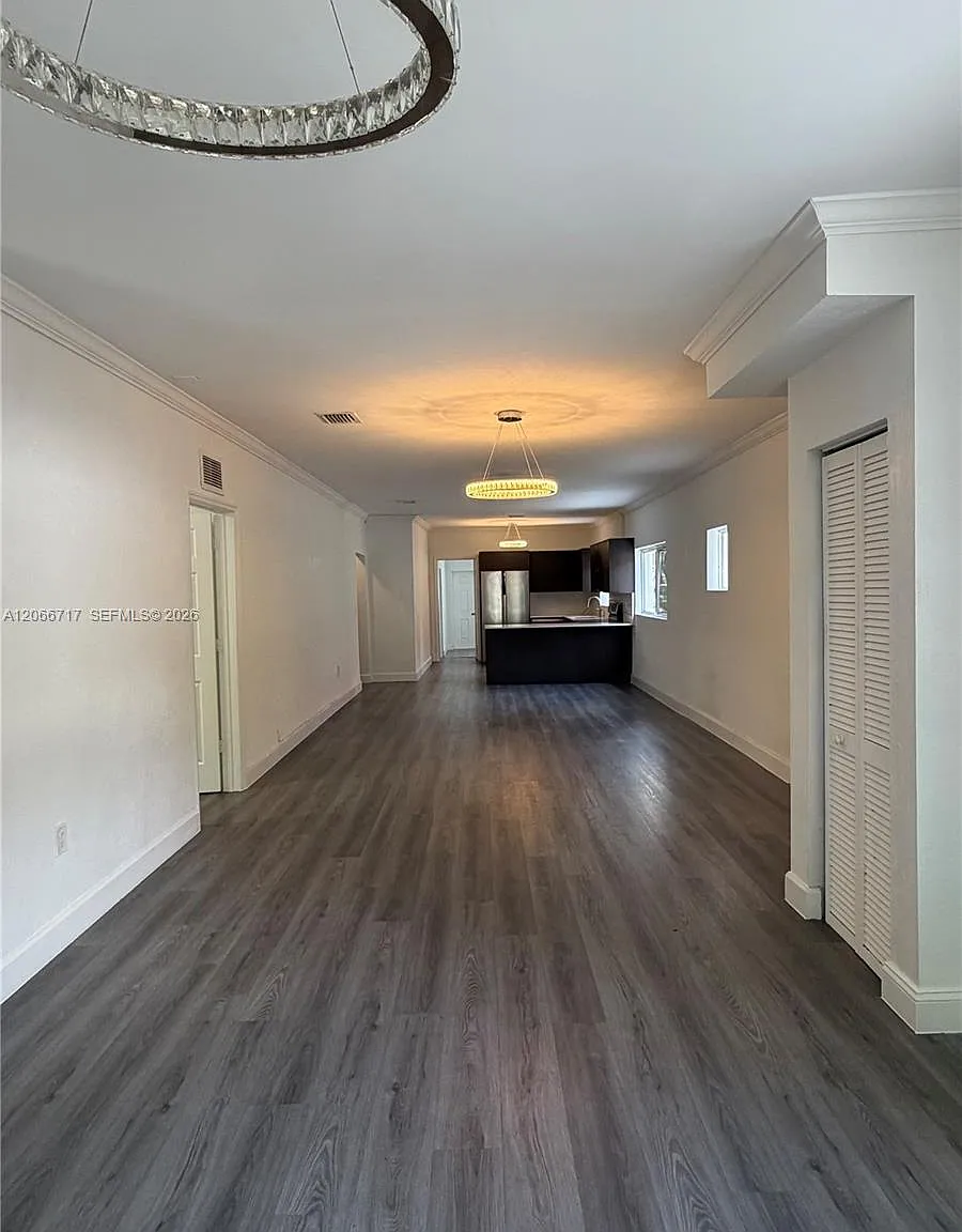328 SW 15th Ave #328 — Photo 2