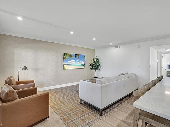 5th image of 1100 Gulf Shore BLVD N #103