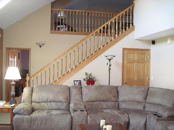 5th image of 815 S 72nd Ave