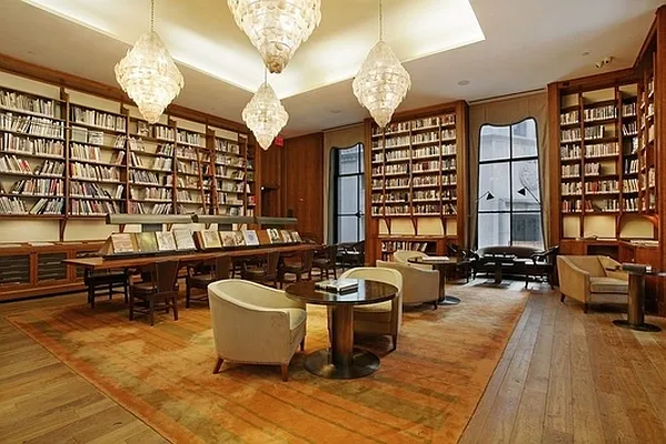 Sold by New York Residence | media 16