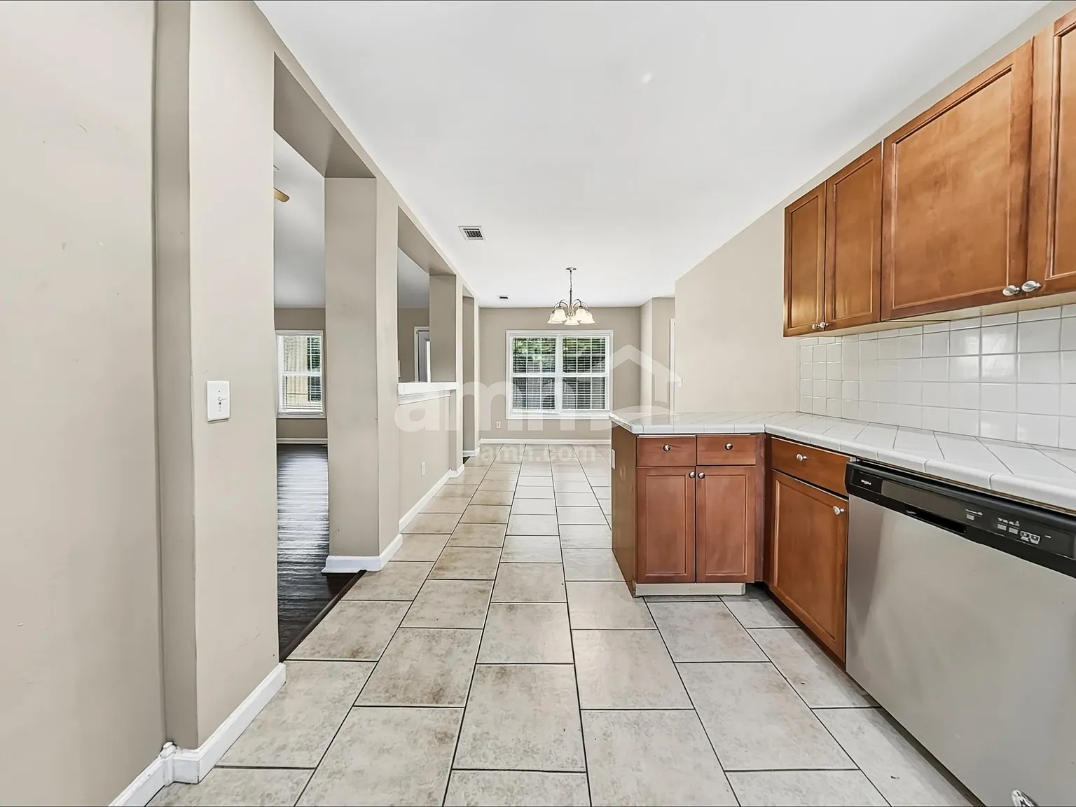 3 bed, 2.0 bath, 1348 sqft, $2,220 — Photo 4