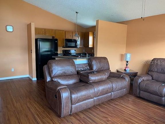 3rd image of 1432 Brookebridge Dr