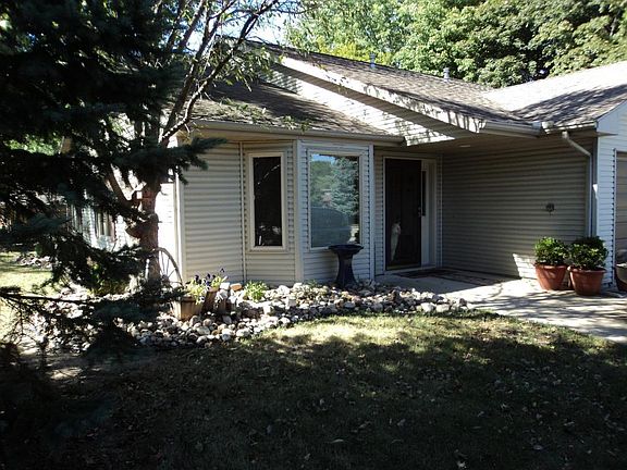 2nd image of 308 Emerald Dr