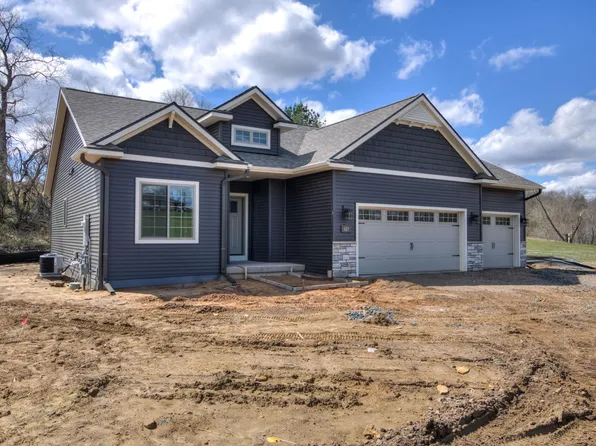 1127 18th St SE, Menomonie, WI 54751