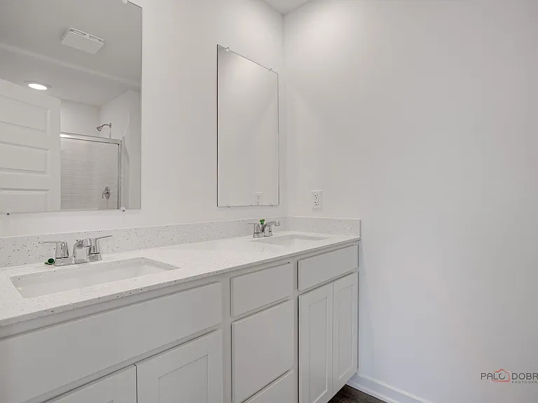 541 Yosemite Way — Photo 17