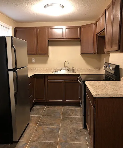 722 S Grand Dr — Photo 4
