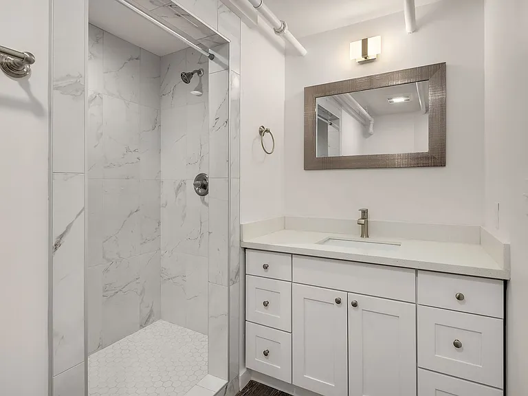 2214 Yale Ave E — Photo 23