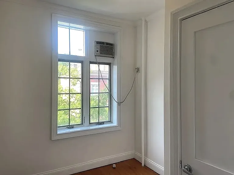 19 W 8th St #5 — Photo 8