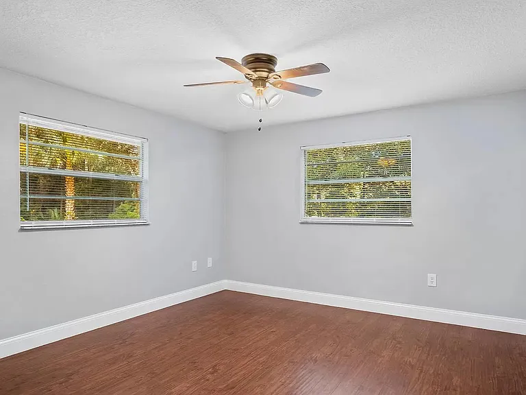 25027 Holden Dr — Photo 10