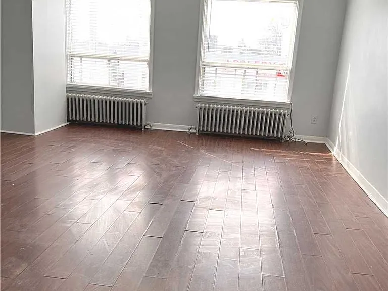 888 Bloor St W #3 — Photo 2
